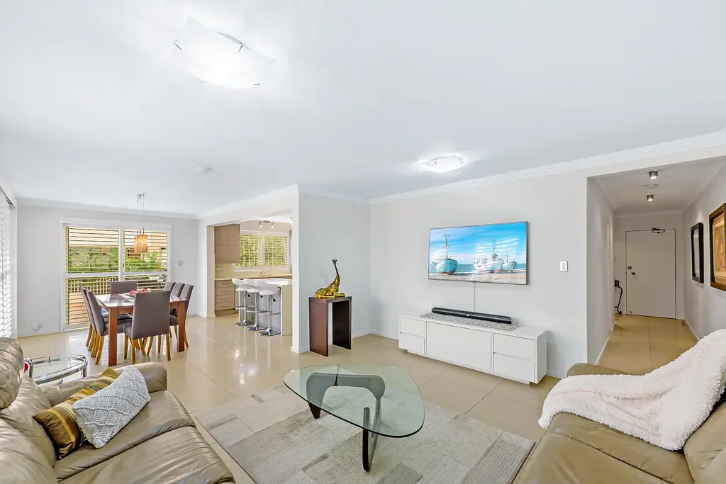BONDI HOLIDAY APARTMENT 1 - FULLY FURNISHED @BONDI