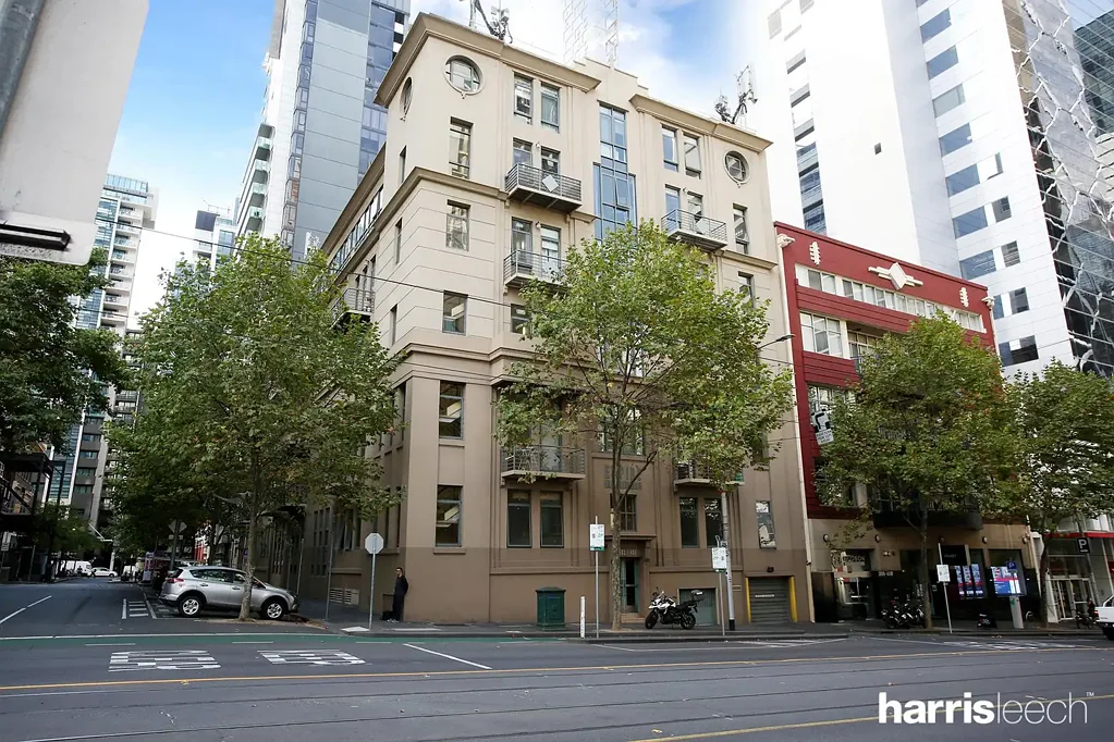 Spacious Two Bedroom Apartment in the Heart of Melbourne