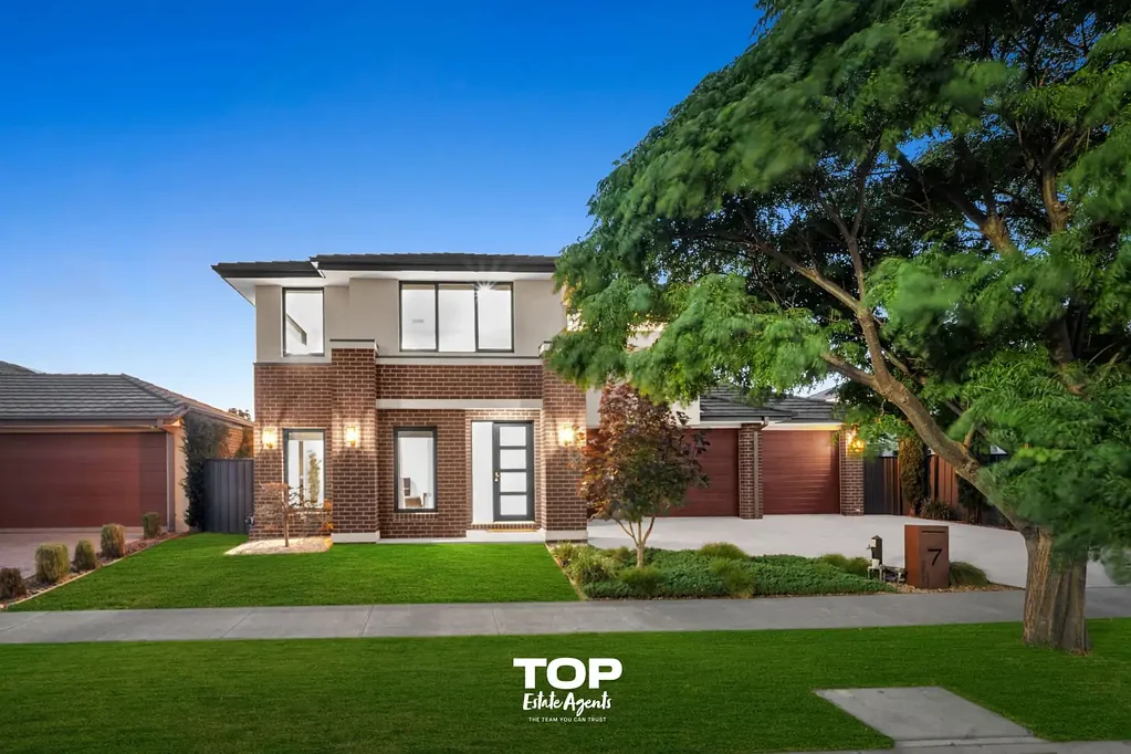7 Calypso Way, Clyde North, VIC 3978
