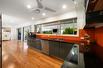 1 Flinders Court, Paradise Point, QLD 4216, 4房, 2浴, House