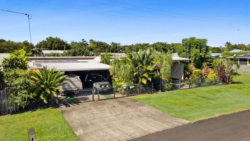 10 Gowland Street, Kurrimine Beach, QLD 4871