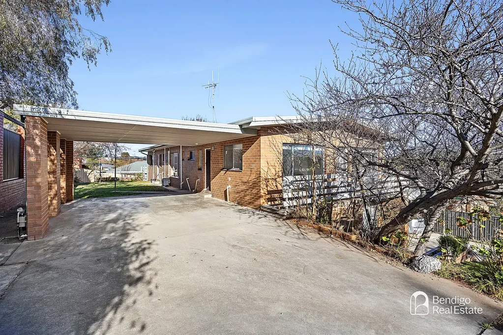COMFORTABLE TWO-BEDROOM UNIT WITH YEAR-ROUND CLIMATE CONTROL
