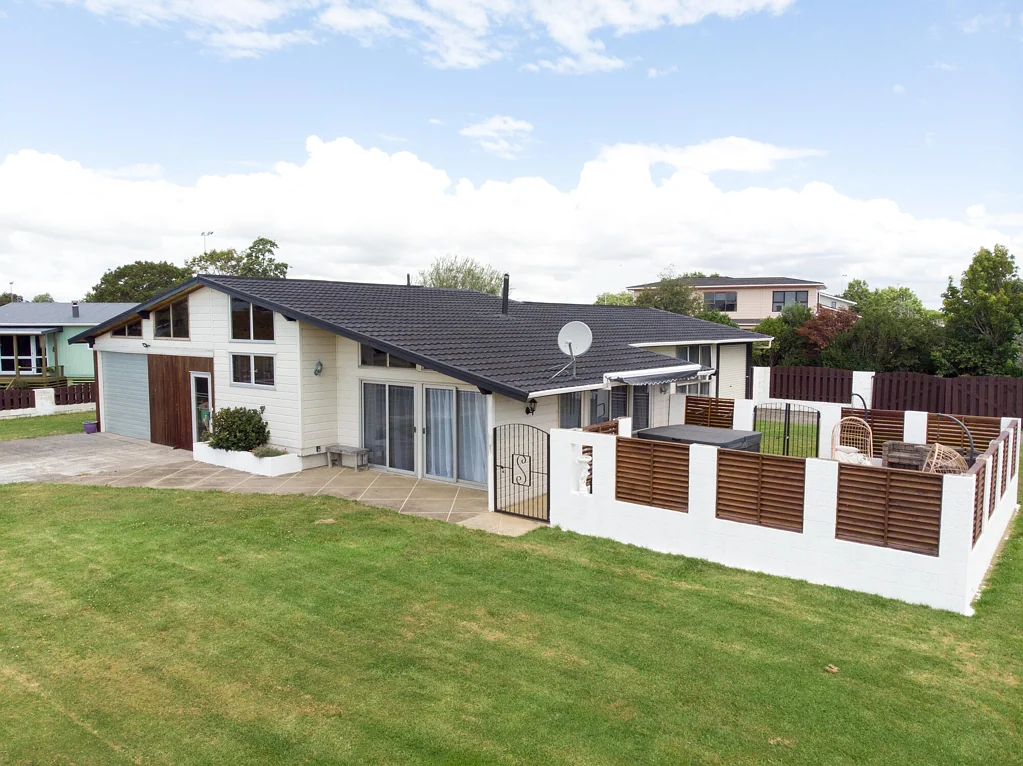 Ngatea 3 Bedroom Beautifully Refreshed Home – Motivated Vendor