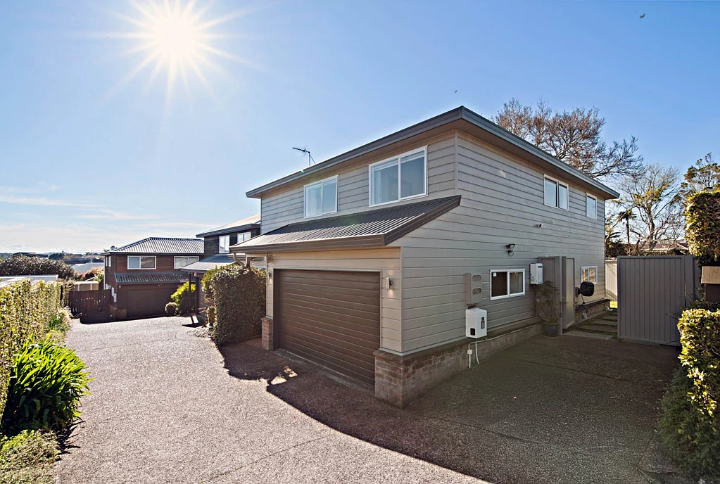 Saint Johns 4 Bedroom A Home to Love, A Location to Envy!