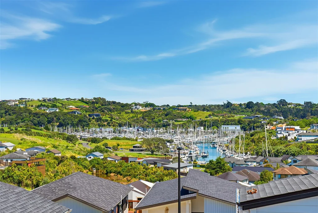 Gulf Harbour 4 Bedroom Marina View with Luxury Living