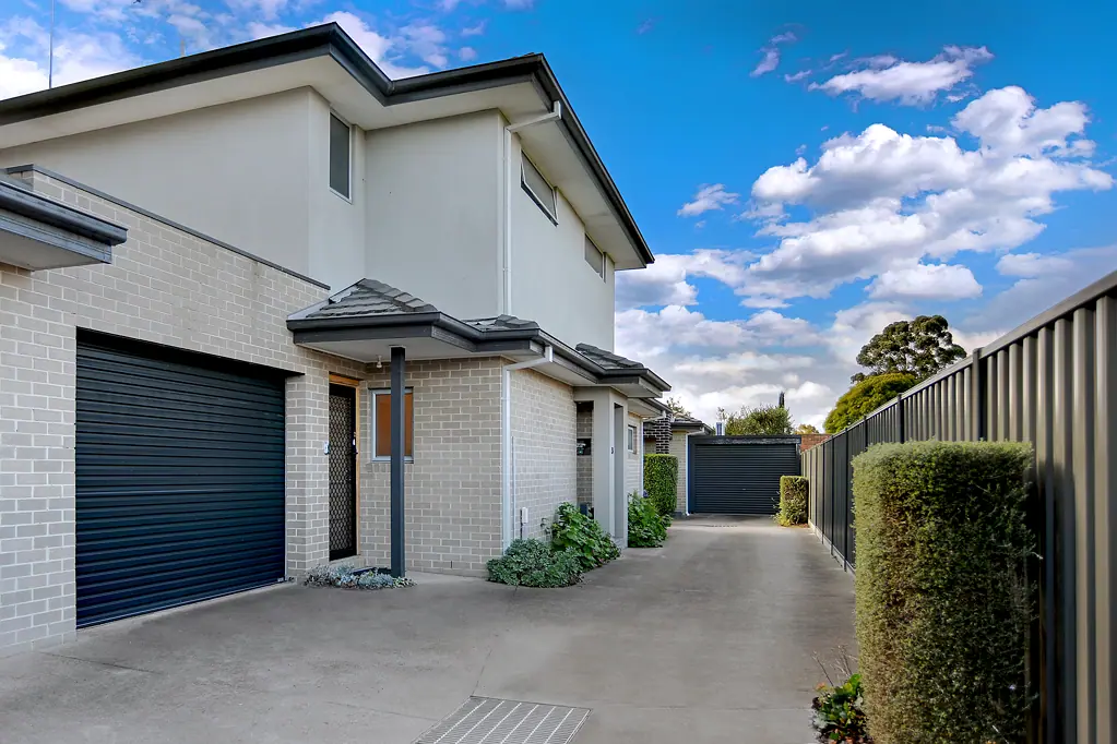 2/12 Dennis Street, Reservoir, VIC 3073