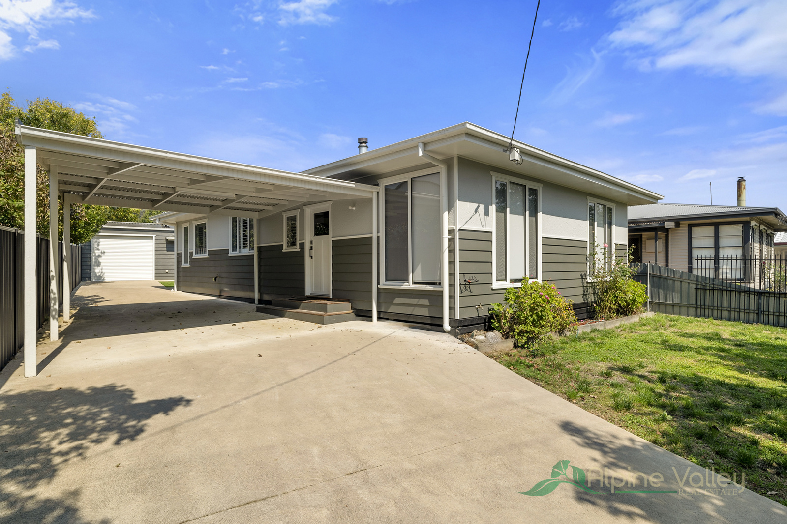 14 SIMMONDS ST, MOUNT BEAUTY VIC 3699, 0 chambres, 0 salles de bain, House