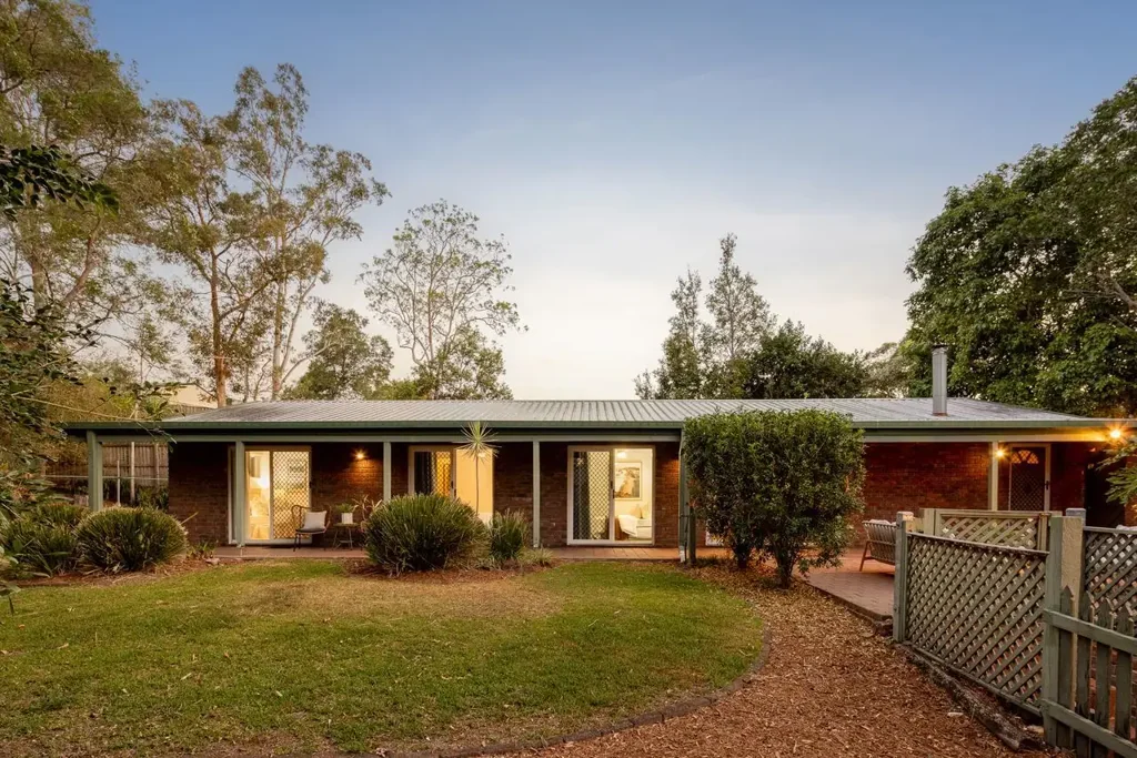 29 Mazzard Street, Bellbowrie, QLD 4070