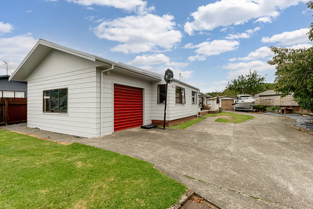 11 Spackman Crescent, Paraparaumu, Kapiti Coast, Wellington