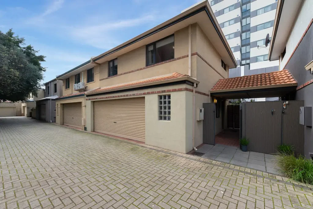 Maylands 3Moenga Inglewood Border – No Strata Fees