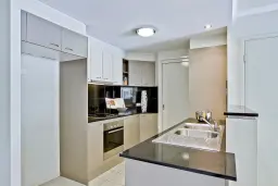 222/21 Cypress Avenue, Surfers Paradise