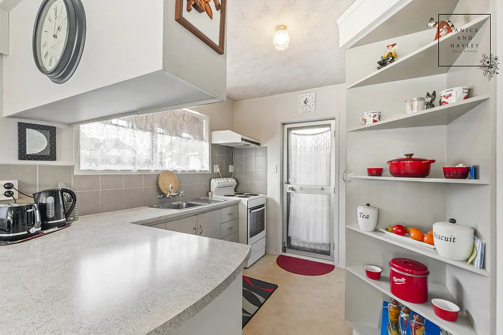 Papatoetoe 2Phòng ngủ Selling Below CV - Get in Quick!!