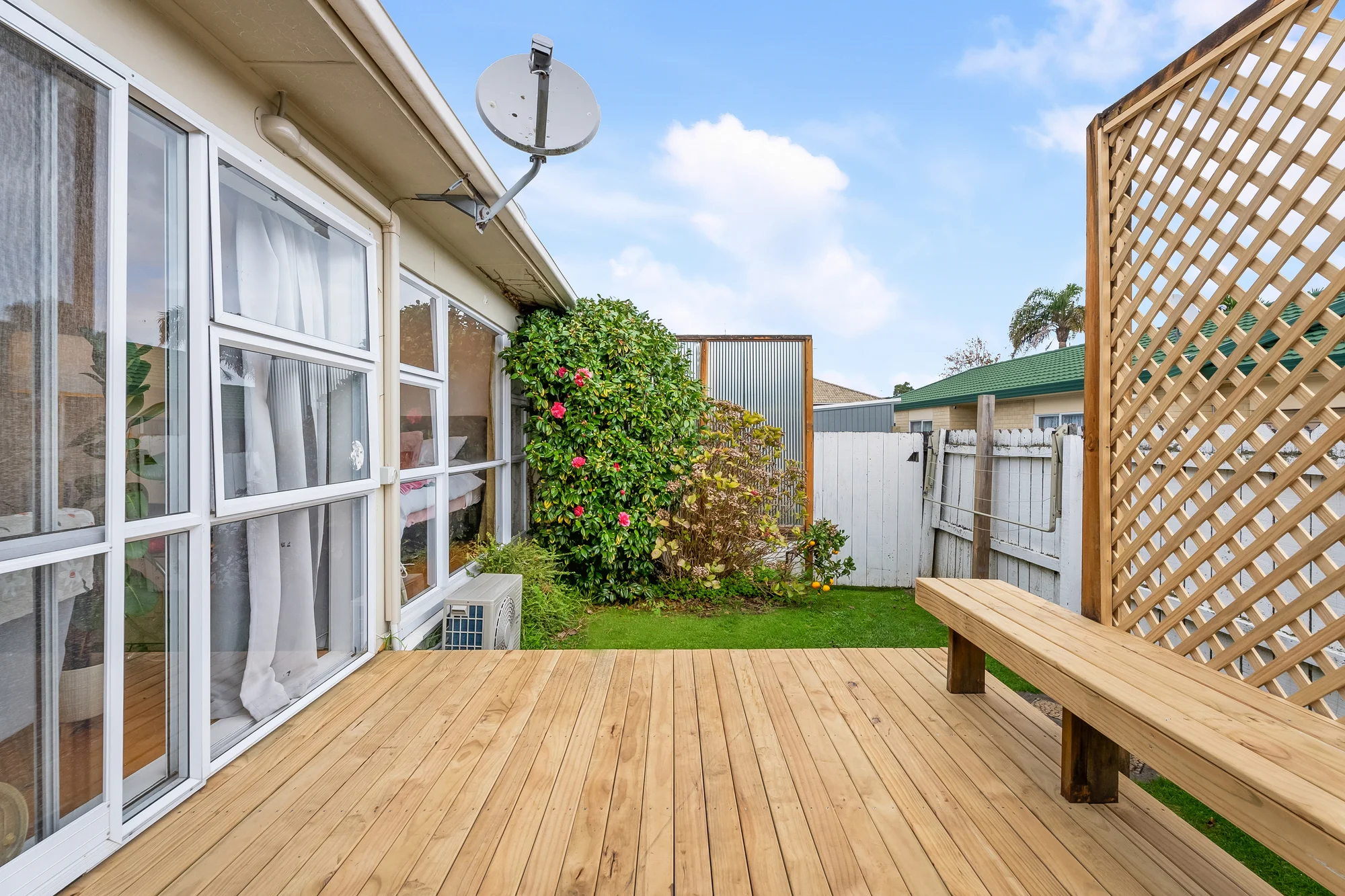Onehunga 2Habitaciones DECK, LAWN & SINGLE-LEVEL STARTER LIVING!
