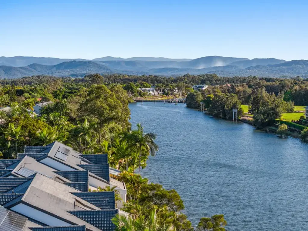 Clear Island Waters 3ห้องนอน GREAT BUY MUST SEE - WATERFRONT SERENITY PEACEFUL LIVING