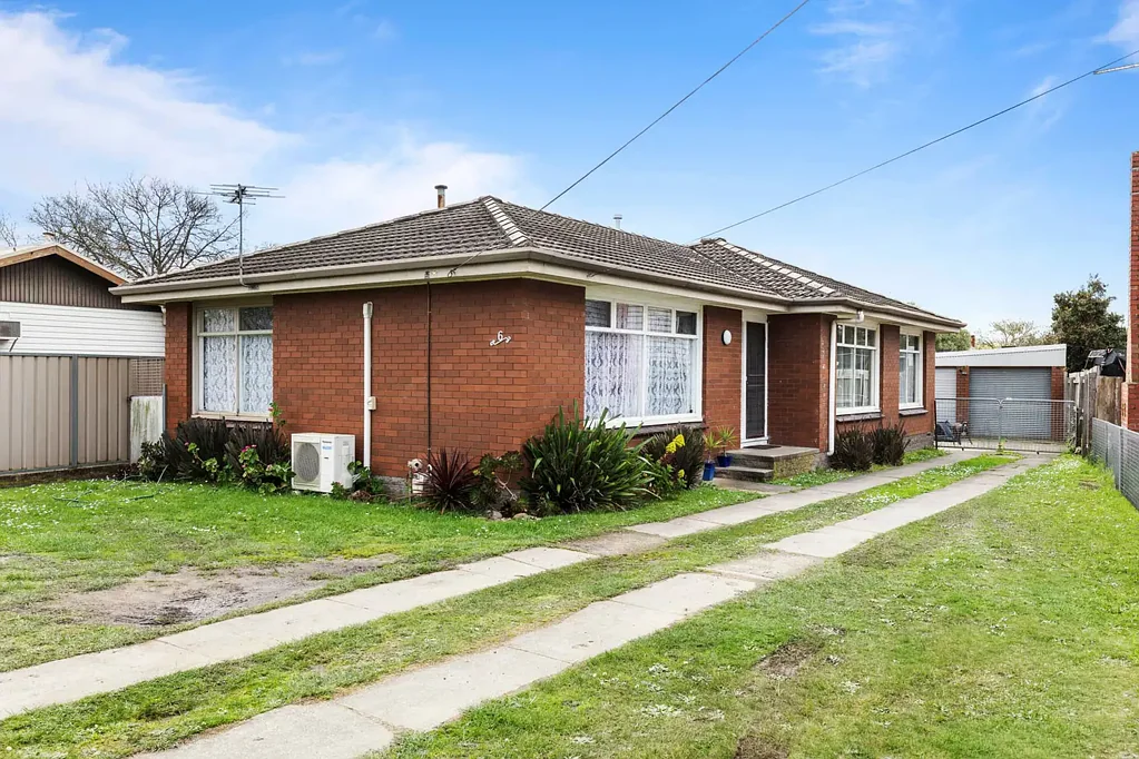 Alfredton 3房  An Abundance Of Potential In Highly Sought After Locale.
