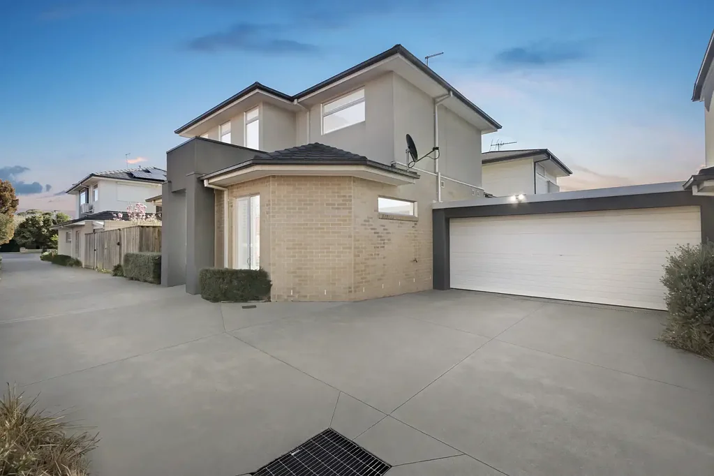 Carrum 3 Slaapkamer Modern Beachside Living with Space, Style and Versatility