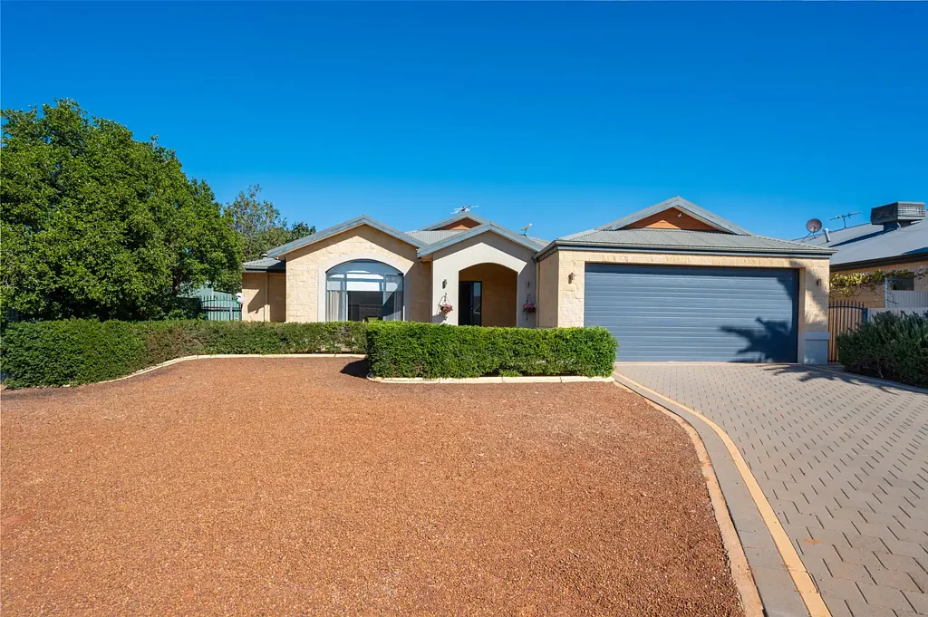 44 Longmore Parade, Broadwood, WA 6430