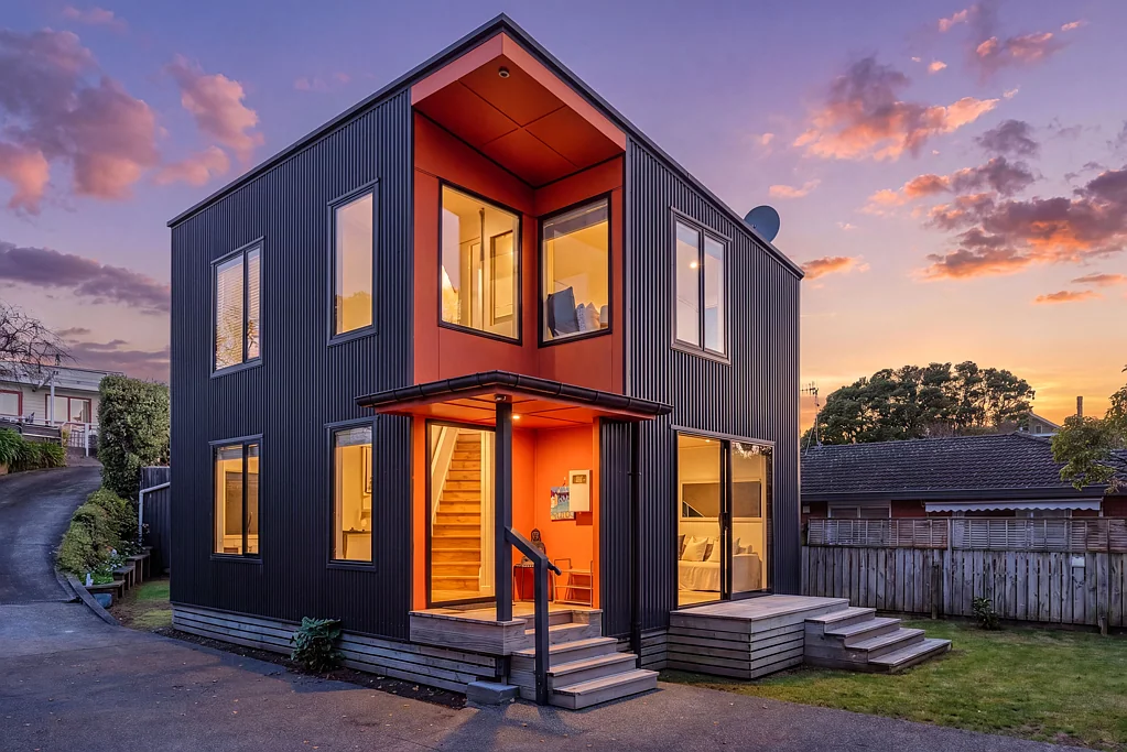 Raumati Beach 2Moenga Coastal Home, Holiday Escape or Income!