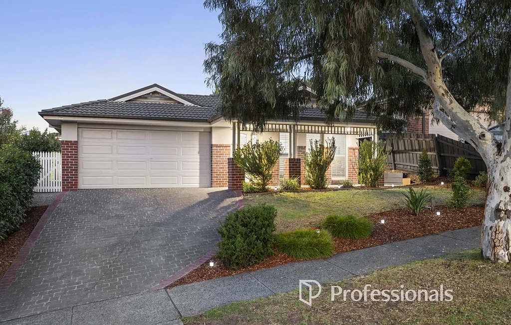 45 Pacific Drive, Mooroolbark, VIC 3138