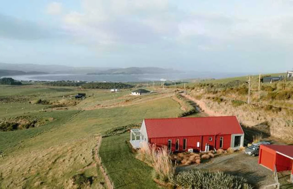 Wyndham Surrounds 3chambre Architecturally designed home over Curio Bay