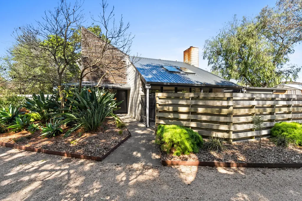 1/7 Alameda Drive, Sale, VIC 3850