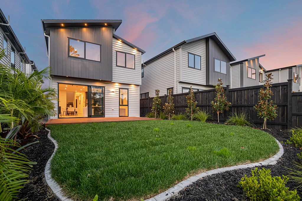Milldale 5房  Affordable Family Home by Award Winner