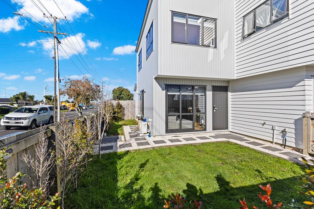 Manurewa 3房  MODERN HOME WITH MASTER BUILT WARRANTY!