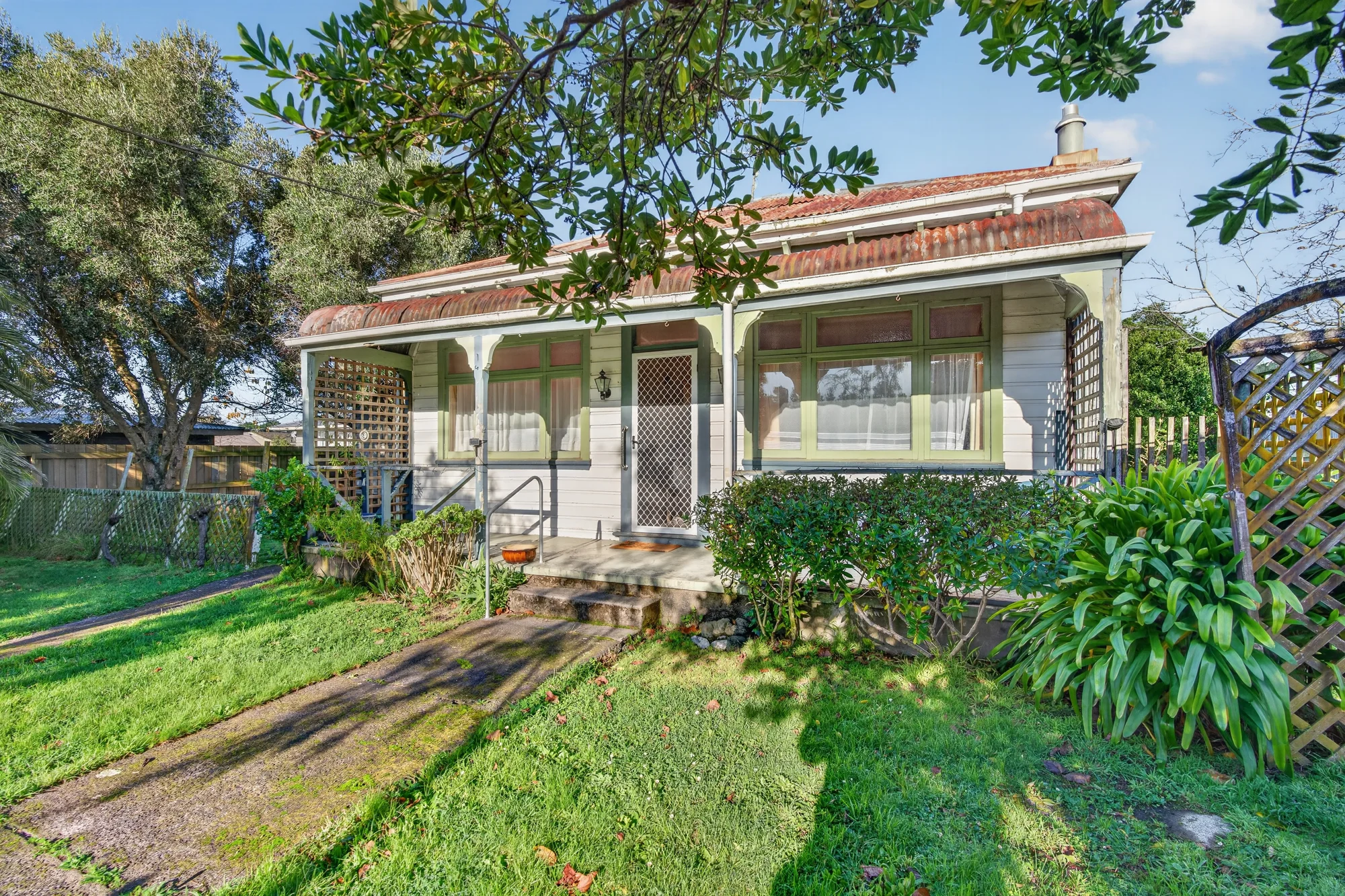 Featherston 3غرفة نوم Character Cottage with Potential