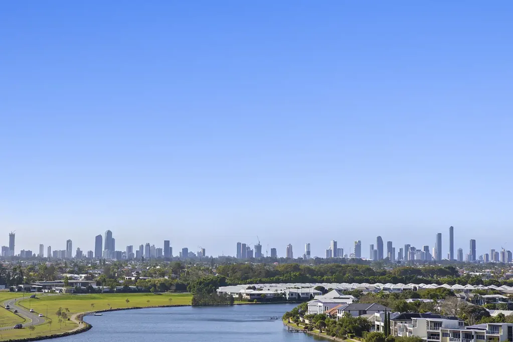 Carrara 3Kwarto Rare Sub-Penthouse Living with Uninterrupted Gold Coast Skyline Views!