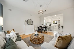 42 Streeters Road, North Plympton