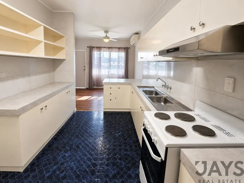 2/4 HILARY STREET, THE GAP
