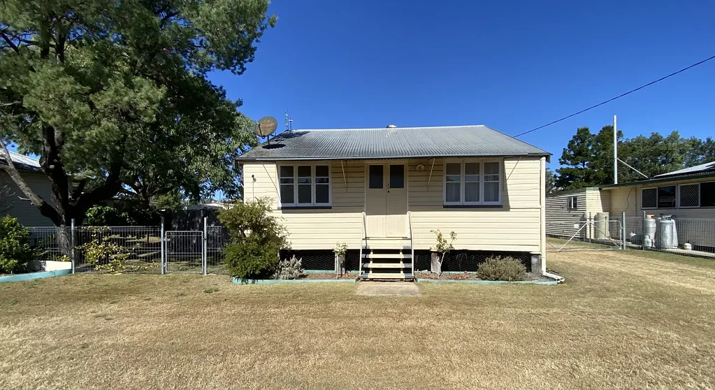 68 Edith Street, Miles, QLD 4415