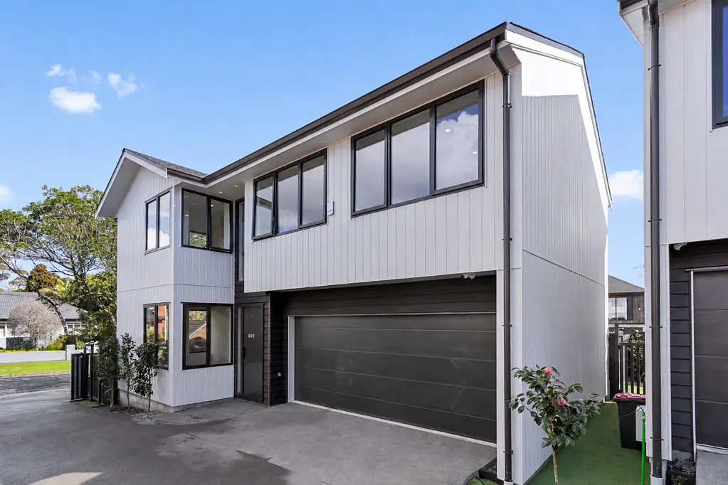 Brand-New Standalone Luxury in Epsom