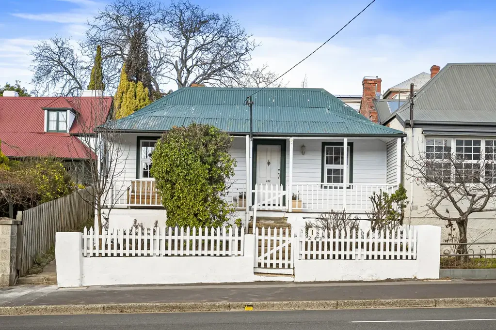 Hobart 2 Bedroom Heritage charm meets city living