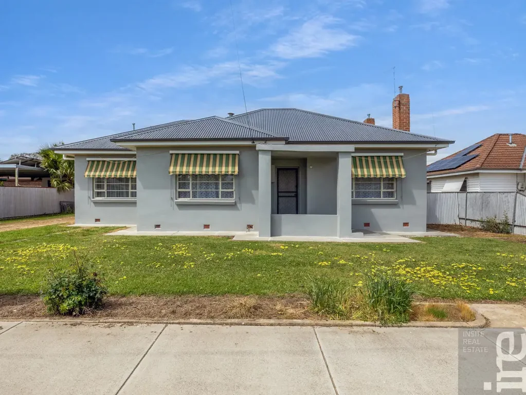 Wangaratta 4બેડરૂમ Spacious Family Home with Subdivision Potential – Prime West End Location