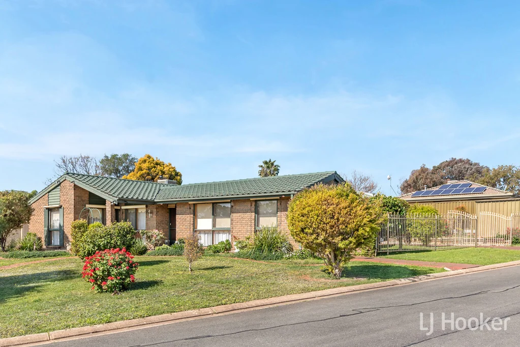 24 Nilpena Court, Craigmore, SA 5114