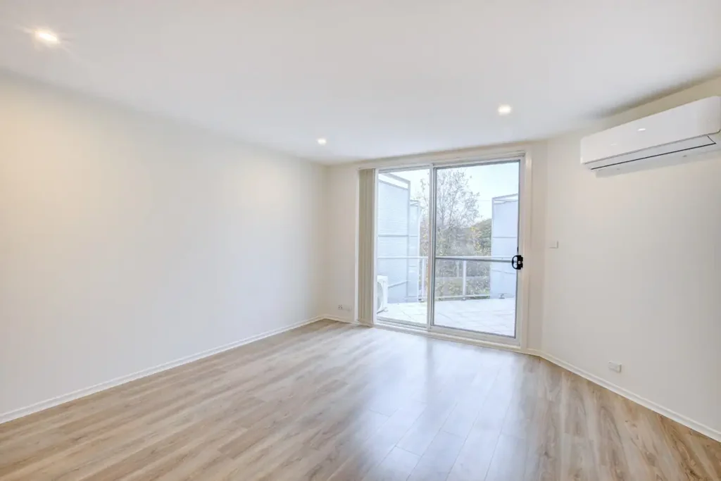 O'Connor 2房  Top‑Floor North‑Facing Apartment in Boutique Complex | 2 Bed, 2 Bath, 2 Car | Dual Balconies