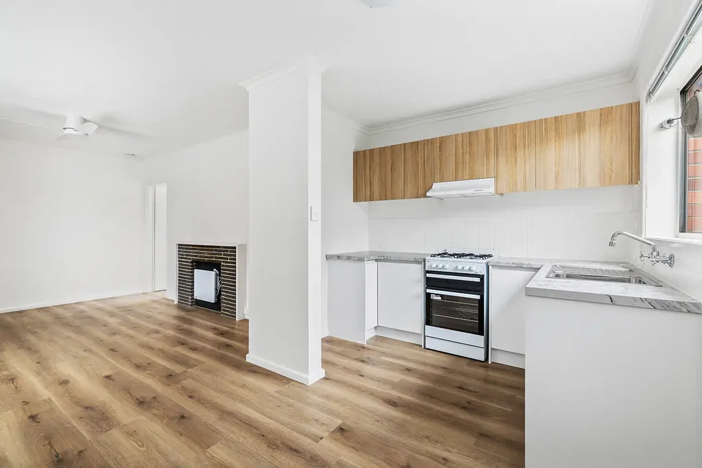 GOOD AS NEW - Unit 7 Available!