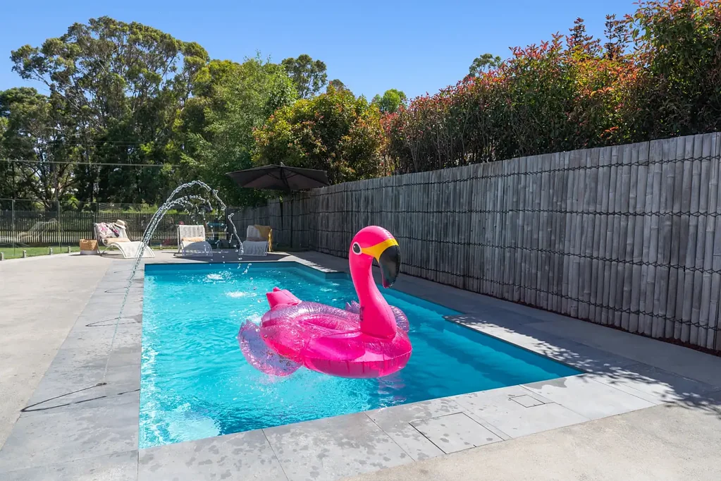 Trentham 4 Bedroom The Ultimate Package Plus a Poolside Paradise