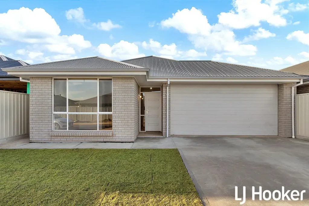 Executive Style 4 bedroom family home!