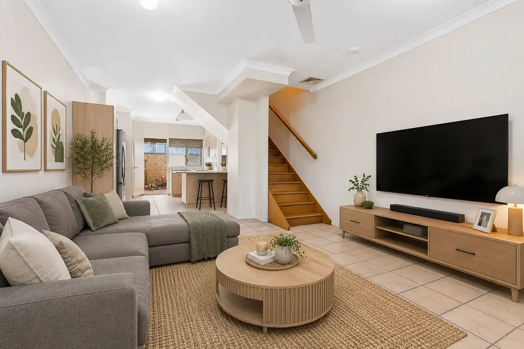 Woree 2 Slaapkamer Entry-Level Opportunity with Courtyard & Pool