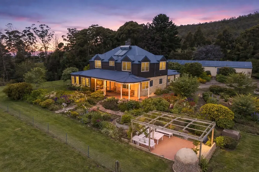 Kettering 4房  The Ultimate Country Lifestyle With Orchard, Gardens & Space to Breathe