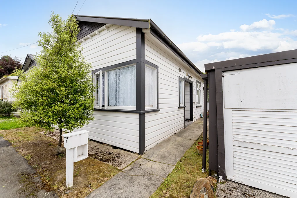 North East Valley 4ਬੈੱਡਰੂਮ Income earner in the heart of the Valley