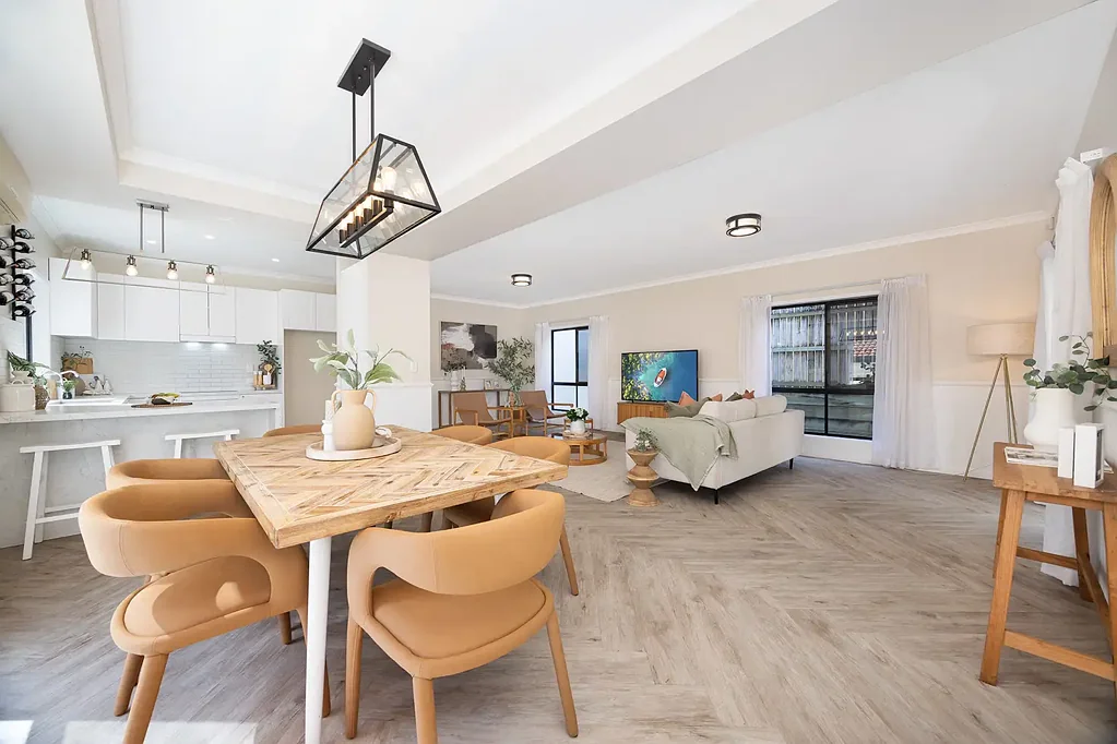 Kedron 4 Bedroom Stunning two-level executive residence, beautifully renovated and walking distance to schools