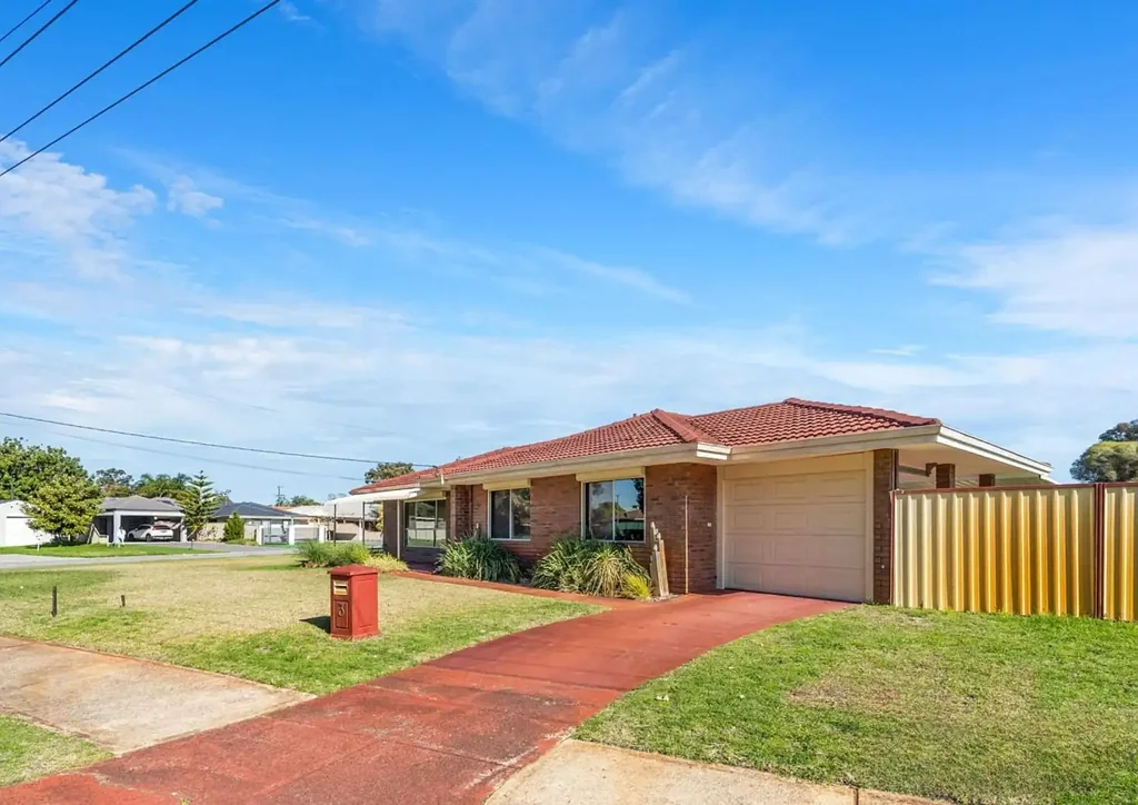 Thornlie 3房  INVESTMENT OPPORTUNITY | TENANTED UNTIL JULY 2027 | APPROVED R60 ZONING | CORNER BLOCK
