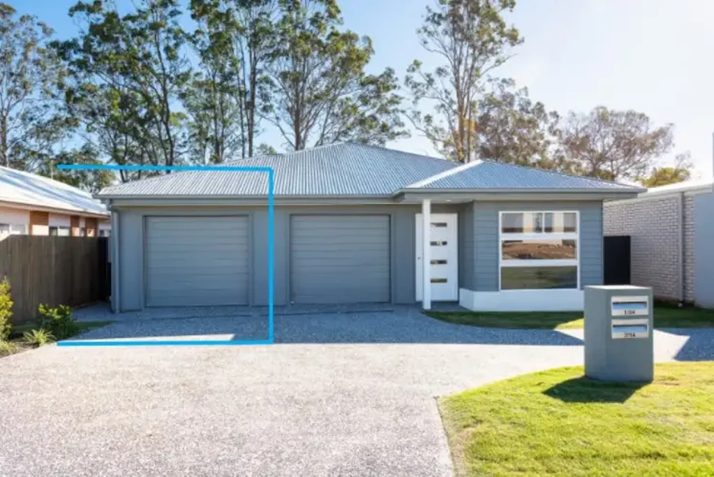 Leased by Sam Skinner Brand new duplex - 2 bed - Located on Left hand side