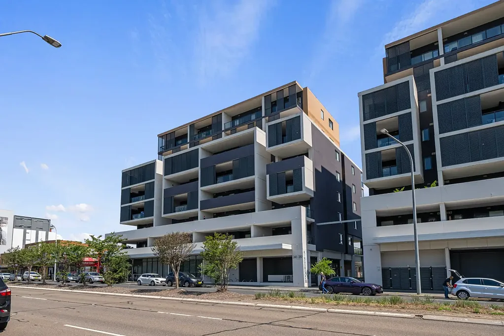 Kingswood 1 Bedroom Top Floor Lifestyle Apartment