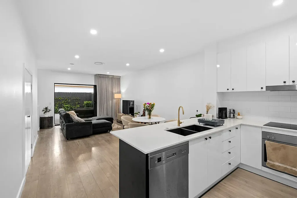 MODERN THREE BEDROOM TOWNHOUSE