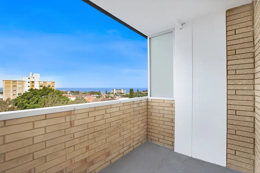 Furnished Studio with Water Views & Rooftop Pool in Bondi