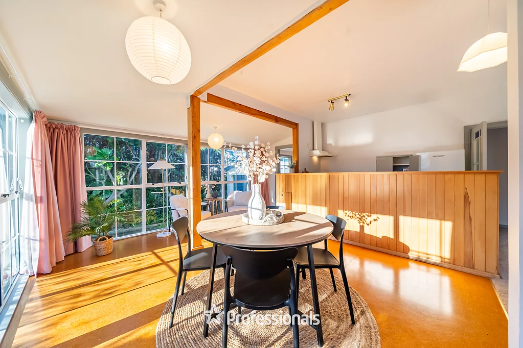 Waikanae Beach 2 Bedroom ONCE IN A LIFETIME COASTAL CUTIE!